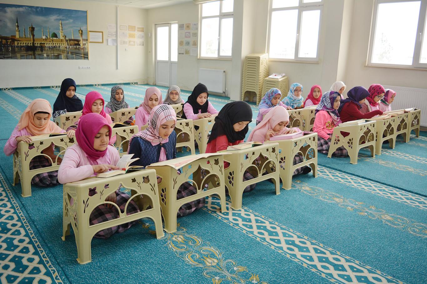 ​İmam hatipliler hafız olup 4 dil öğrenecekler